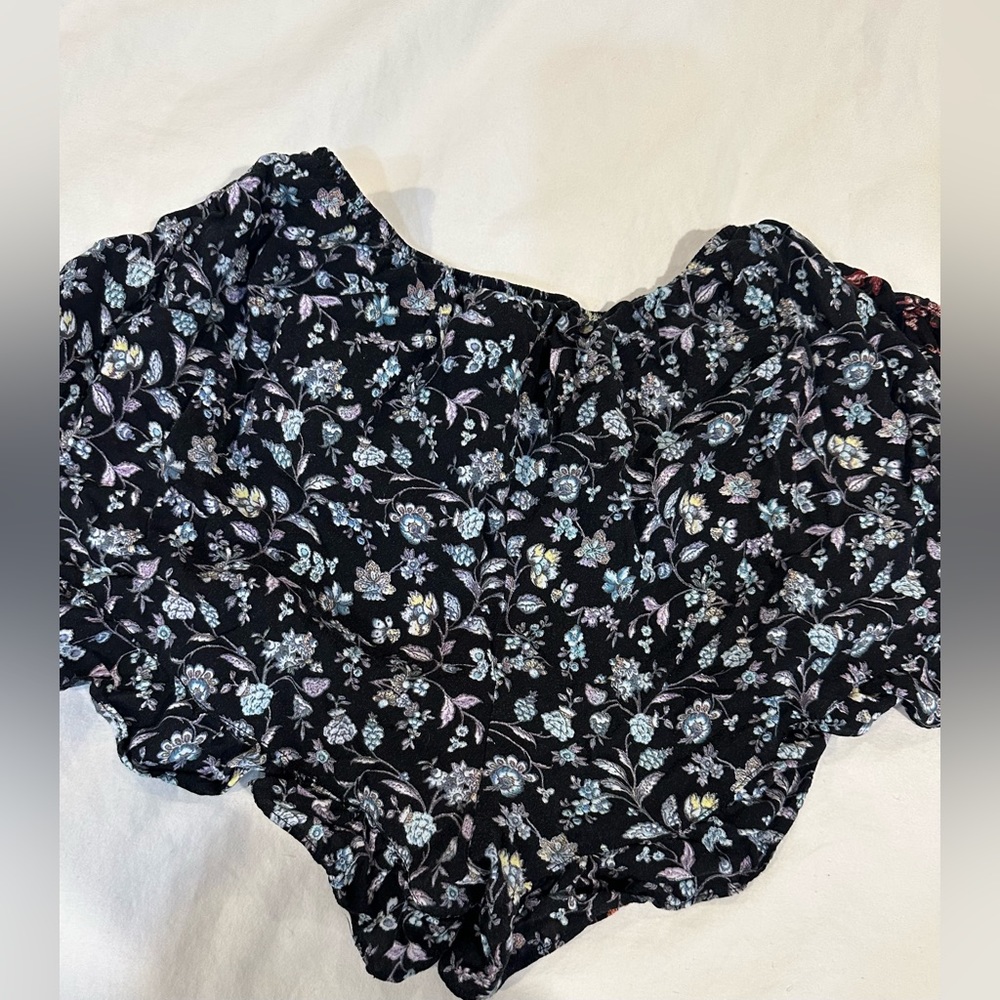 Cute for summer NWOT aqua shorts size large!